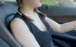 小姐姐开车换档,小姐姐的换档技巧解析